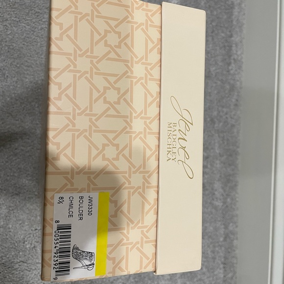 Like NEW- Badgley Mischka Jewel Boulder Bootie - Champagne Color 8.5 - Picture 2 of 5